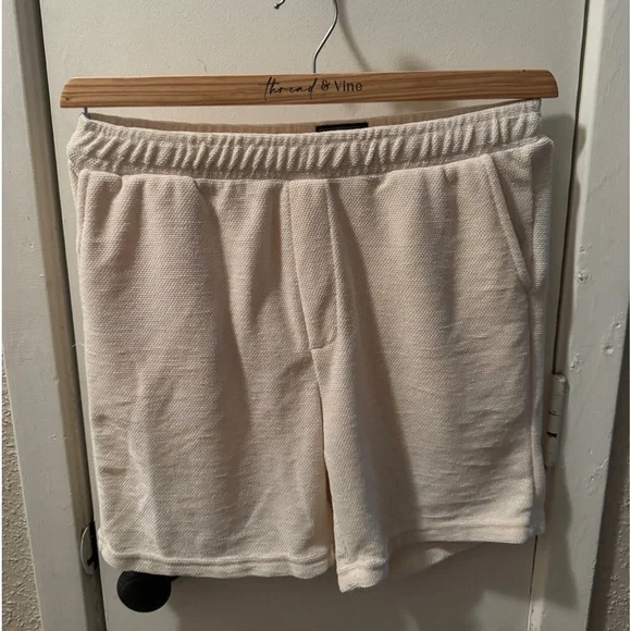 Soft Cream colored Shorts 🔥 - Picture 2 of 5